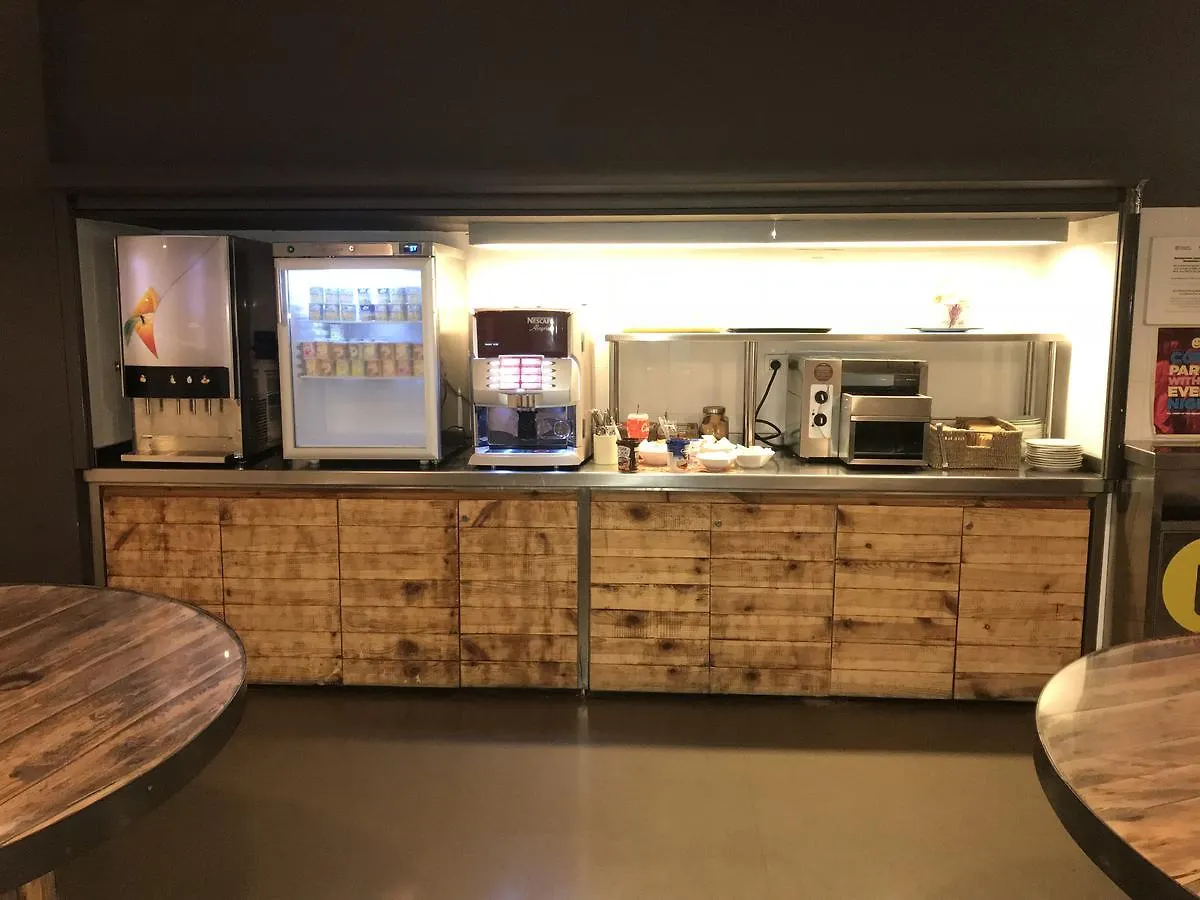 Amistat Beach Hostel Barcelona 0*,