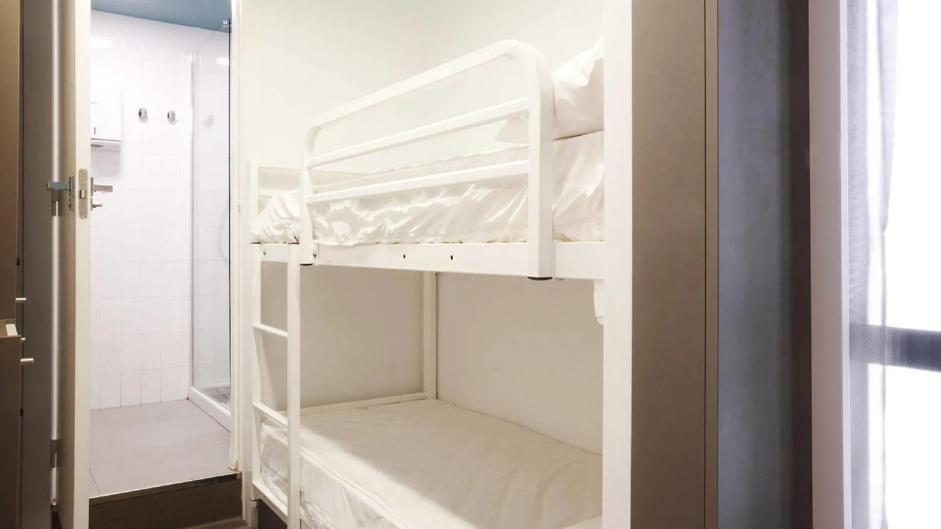 Amistat Beach Hostel Barcelona Spanien