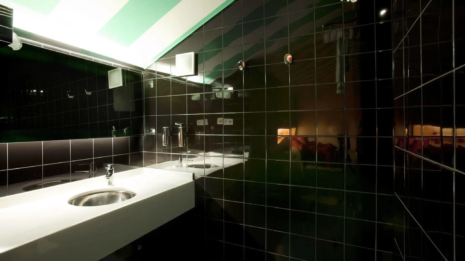 Amistat Beach Hostel Barcelona