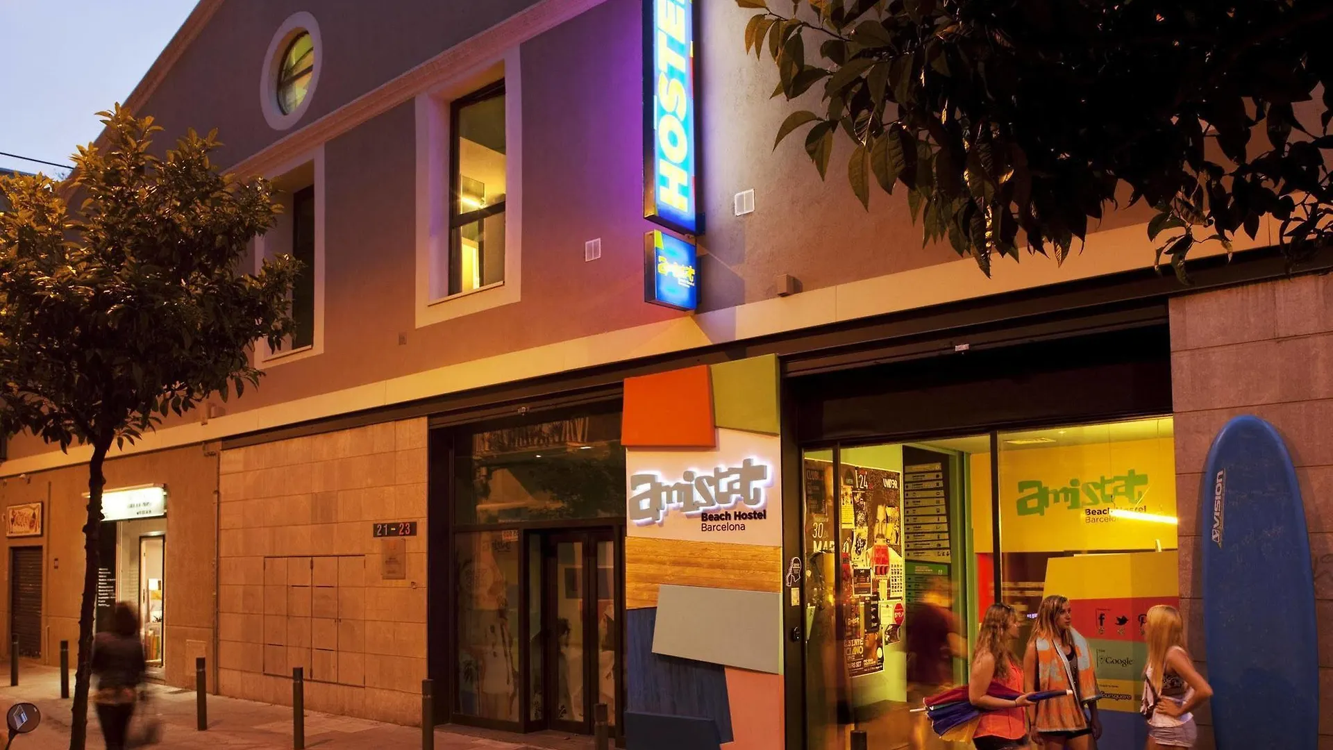 Amistat Beach Hostel Barcelona
