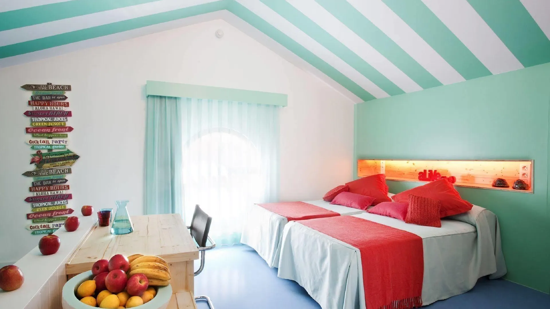 Amistat Beach Hostel Barcelona 0*,  Spanien