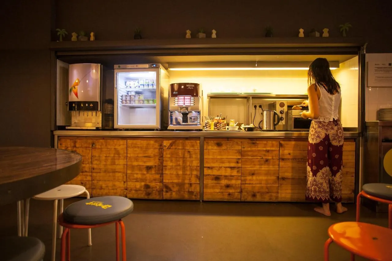 Amistat Beach Hostel Barcelona